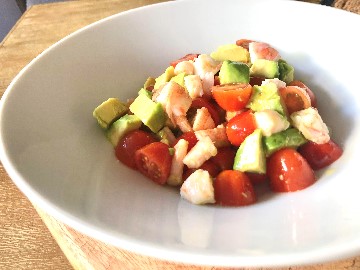 Aliño de tomate y aguacate con lagostinos. | Recetas saludables de el Chef Tamayo. El Plan de Tu Vida Aliño de tomate aguacate y langostinos