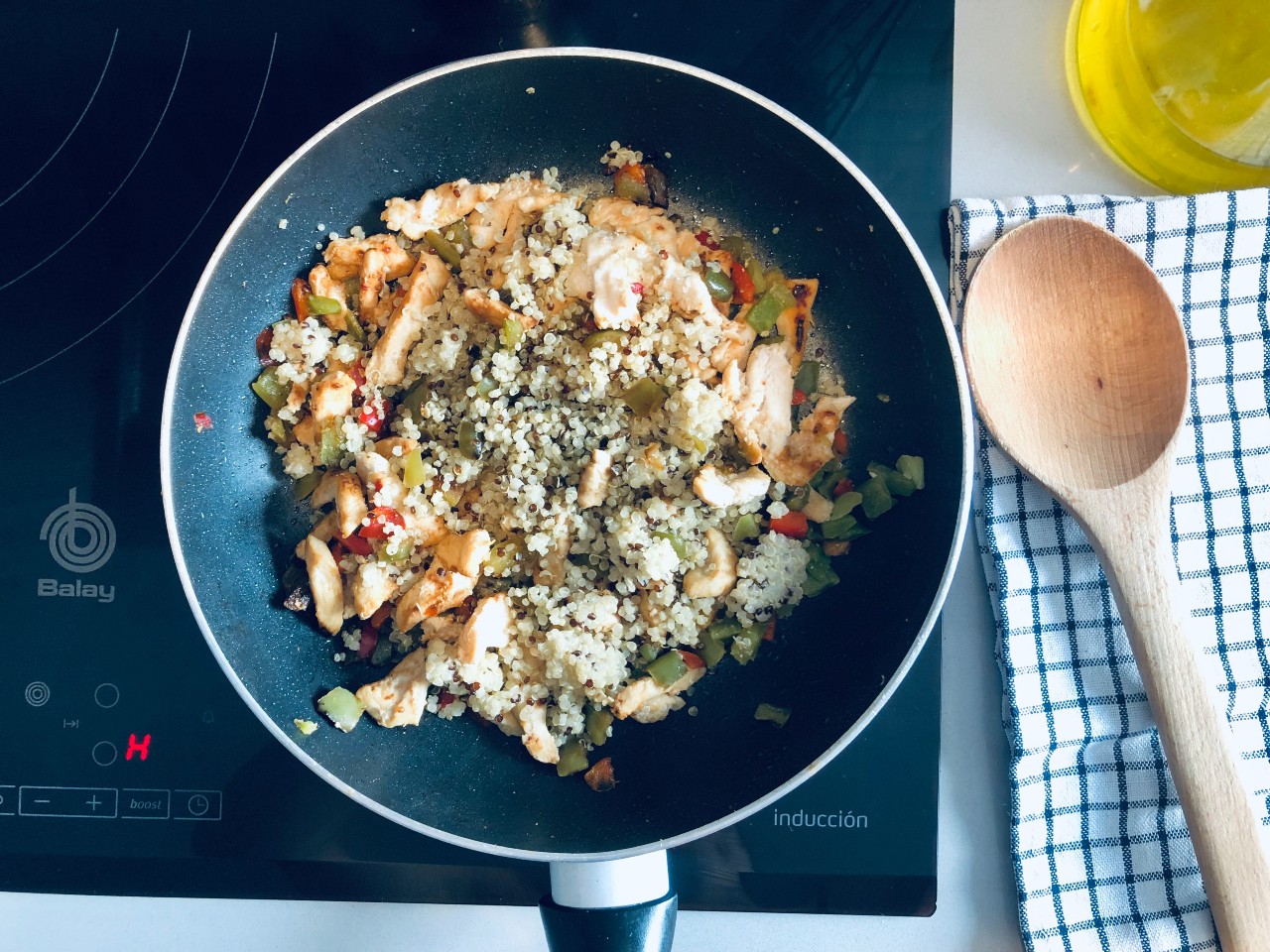 QUINOA BLANCA Y ROJA CON POLLO Y PIMIENTOS