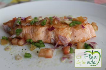 Salm&oacute;n con vinagreta de verduras | Recetas saludables de el Chef-Coach. El Plan de Tu Vida